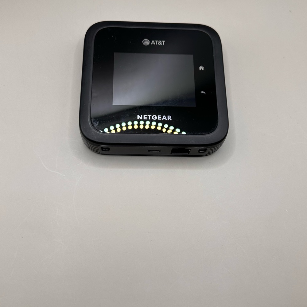 NETGEAR Model: MR6500 Nighthawk Router - Picture 2 of 3